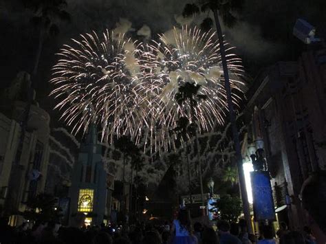 Frozen Fireworks at Hollywood Studios in Walt Disney World - Tips from ...