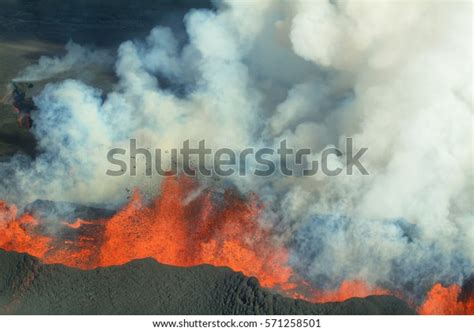 Aerial View 2014 Bardarbunga Volcano Eruption Stock Photo 571258501 ...