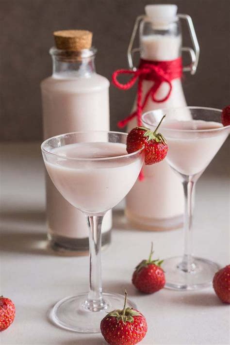 strawberry liqueur cream | Strawberry liqueur, Liquor recipes, Liqueurs recipes