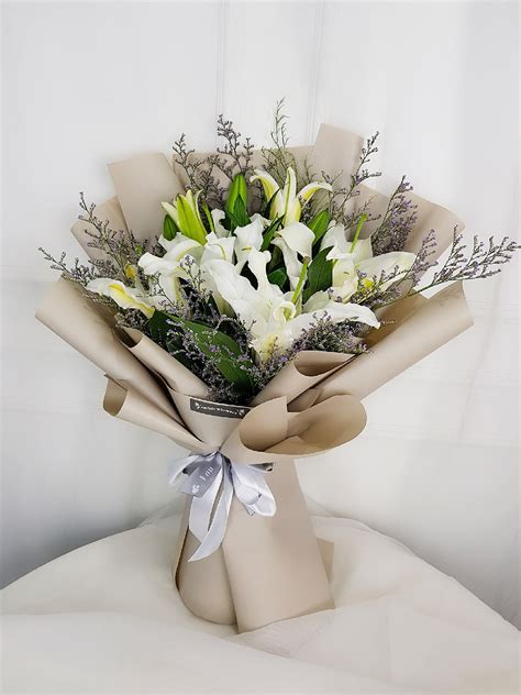 White Lily Bouquet – 02 – Wish Flowers