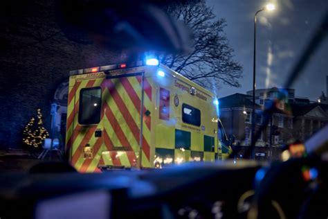 Advice on what to do as a motorist if you encounter an ambulance ...