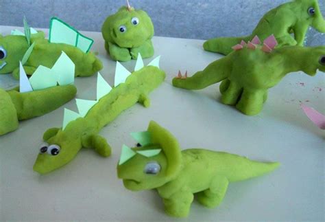 playdough dinosaurs using google eyes and foam triangles (Glasgow Science Centre) | Dinosaur ...