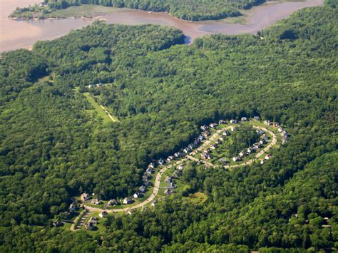 Suburban Sprawl Increases the Risk of Future Pandemics | ArchDaily