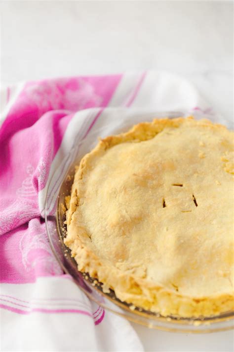 Grandma's 4-Ingredient Vegan Pie Crust - Wow, It's Veggie?!