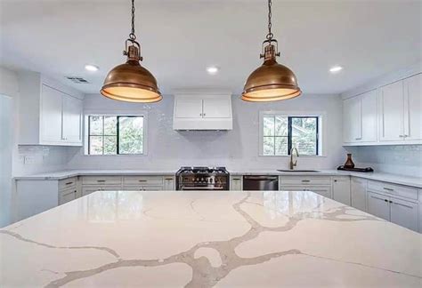 Calacatta Quartz Countertops (15 Types & Design Guide)