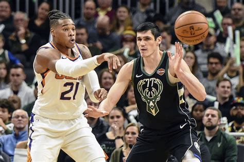 Bucks vs. Suns Preview: Seeking a Bright End to a Long Trip - Brew Hoop