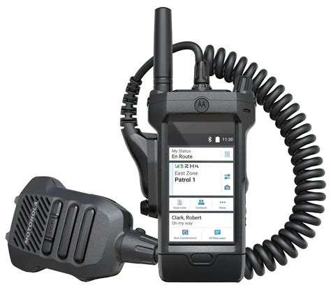 Motorola estrena nuevo walkie-talkie con pantalla táctil, control por voz y LTE - PasionMovil