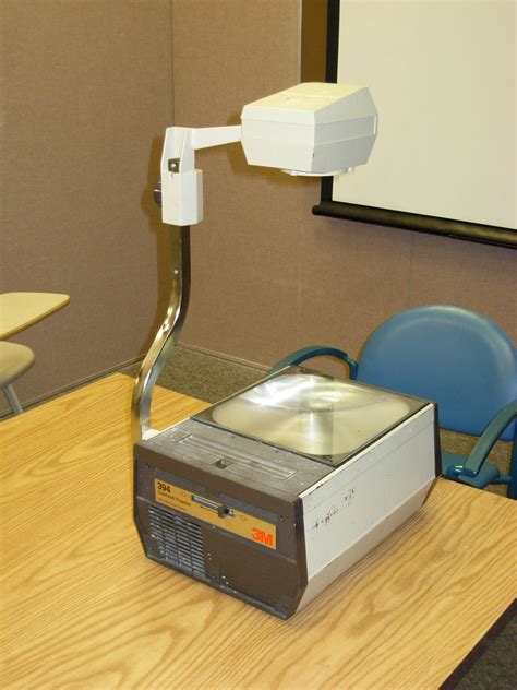 File:Overhead projector 3M 01.JPG - Wikimedia Commons