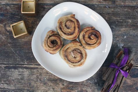 Vegan Cinnamon Rolls for Sunday Brunch - The Vegan Word