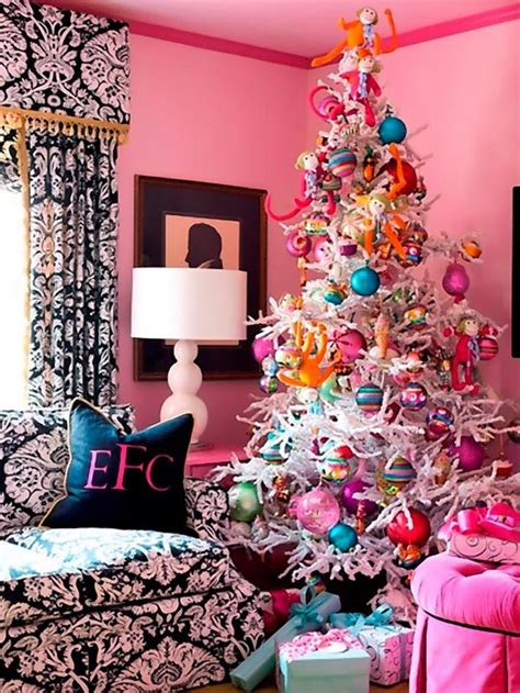 Christmas Decor In Pink | InteriorHolic.com