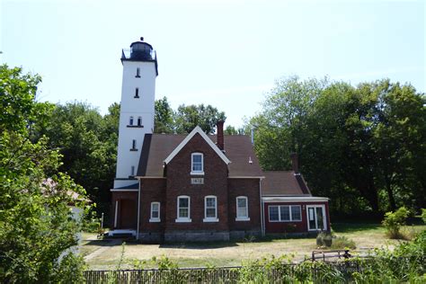 Presque Isle Lighthouse: A Historic Beacon on Lake Erie