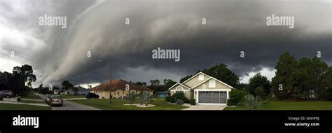 Supercell thunderstorm hi-res stock photography and images - Alamy