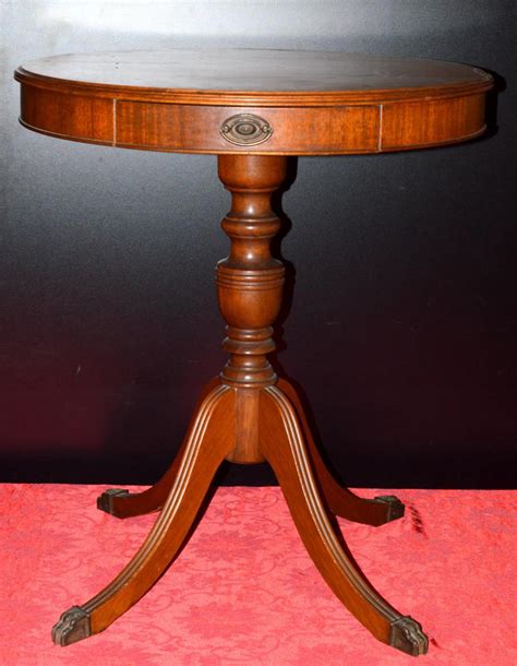 Antique Round Table | africanchessconfederation.com