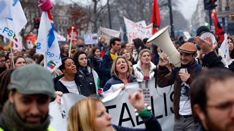 France on strike: New protests in Paris, negotiations resume | CTV News