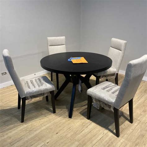 Kitchen & Dining Tables Furniture Store in Deerfield, Chicago, IL | Deerfield Furniture Mart