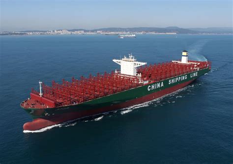 World's Largest Containership Also Sets Record for Largest Engine Ever