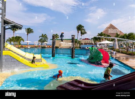 Cancun, Mexico - Aug 30, 2019 : Kids swimming pool at Moon palace resort, Cancun Stock Photo - Alamy