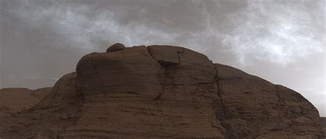 NASA's Curiosity Rover Captures Shining Clouds on Mars – NASA Mars Exploration