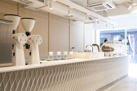 A Sleek Coffee Shop in Hong Kong With Beautiful, Minimalist Interiors | Minimalist interior ...