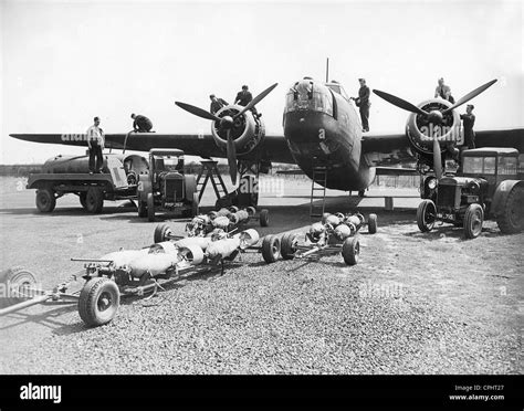 British Vickers 'Wellington'-bomber, 1941 Stock Photo - Alamy