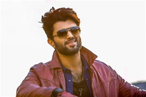 [100+] Vijay Devarakonda 4k Wallpapers | Wallpapers.com