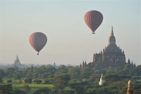 Hot Air Balloon Ride over Bagan • Andaré