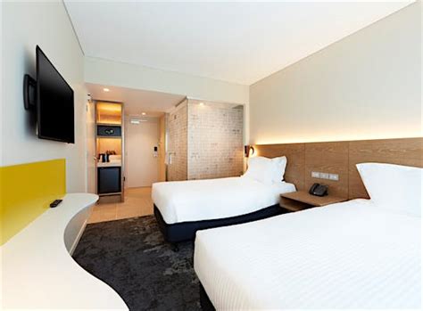 Holiday Inn Express Adelaide City Centre - Adelaide, Accommodatio...