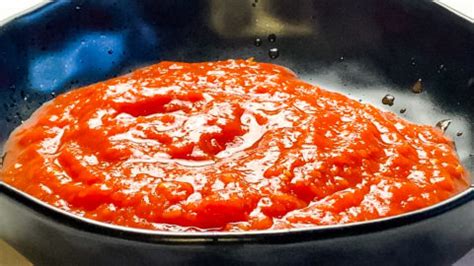 Authentic Neapolitan Pizza Sauce Recipe - Caramel and Spice