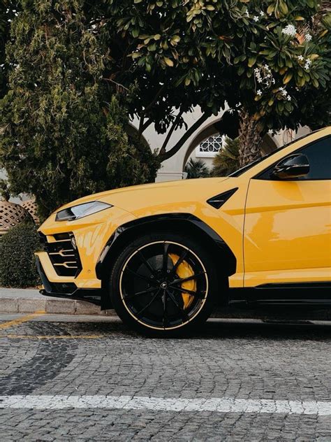 Lamborghini Urus Yellow – Super VIP Car Company