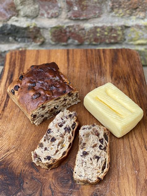 Traditional Lincolnshire Plum Bread – Lincolnshire Poacher Cheese