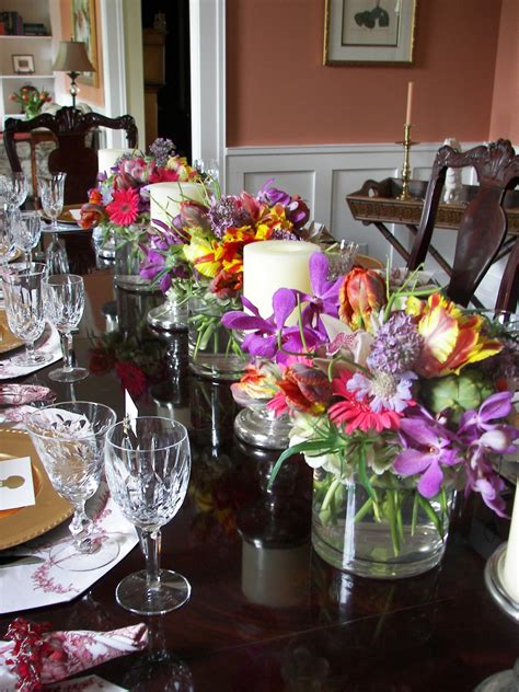 Flowers make an excellent centerpiece for dinner parties Healthy Snacks ...