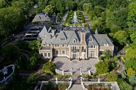 Live like the Great Gatsby in $100 million Long Island castle