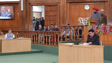 Uttarakhand Budget Session 2023:राज्यपाल में एक घंटे में पढ़ा 16 पन्नों का अभिभाषण, पढ़ें खास ...