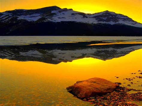 Mountain Lake At Sunset HD desktop wallpaper : Widescreen : High Definition : Fullscreen