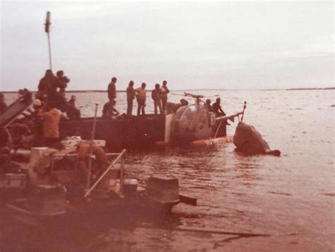 Nearly 200 Never Before Seen 'Jaws 2' Behind the Scenes Photos Just Surfaced! - Bloody Disgusting