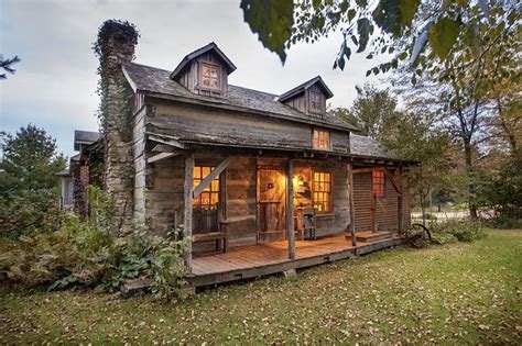 5 cozy cottages perfect for an escape from Chicago | Cozy cabin, Cozy cottage, Cabin