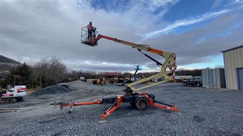 JLG T350 Boom Lift - YouTube