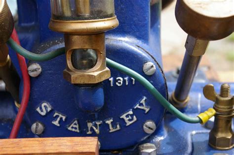 Old Marine Engine: 1913 Stanley C3