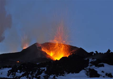 Islândia em alerta para possível erupção vulcânica