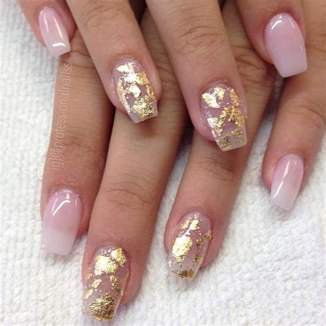 Gold flakes by themselves glitters in its own special way | Vernis à ...