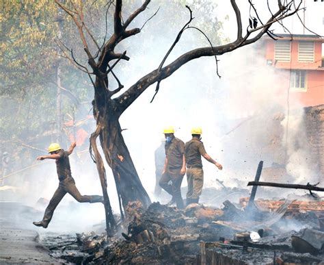 Fire at Kolkata flower market