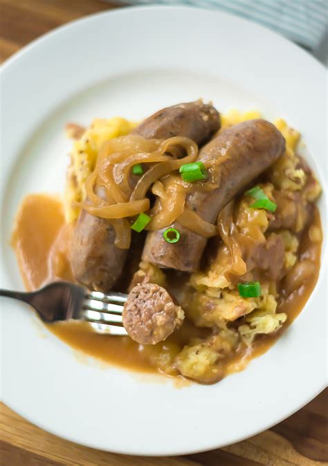 Classic Bangers and Mash Recipe - A Spicy Perspective