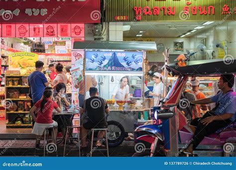 Nightlife in Chinatown Yaowarat on Bangkok, Thailand Editorial Photo - Image of nest, michelin ...