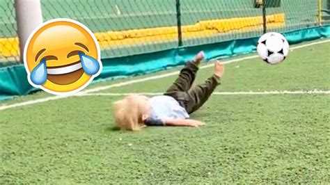 COMEDY FOOTBALL & FUNNIEST FAILS #5 (TRY NOT TO LAUGH) - YouTube