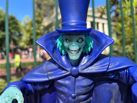 PHOTOS: ‘Haunted Mansion’ Hatbox Ghost Sipper Materializes in Disneyland - Disneyland News Today