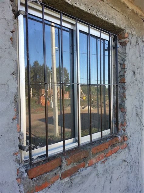 Ventana De Aluminio Con Reja Incoorporada - $ 3.890,00 en Mercado Libre