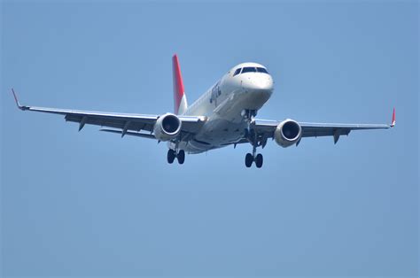 E170のRWY22アプローチ×2 – Airmanの飛行機写真館