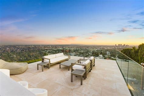 DRAMATIC FRONT ROW HOLLYWOOD HILLS VIEWS | California Luxury Homes ...