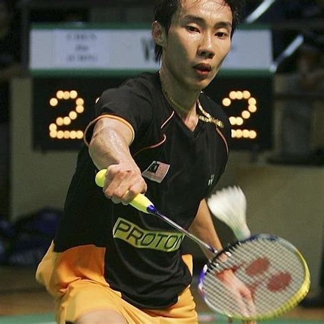 What racket is Lee Chong Wei using in these pictures? The tournament is ...