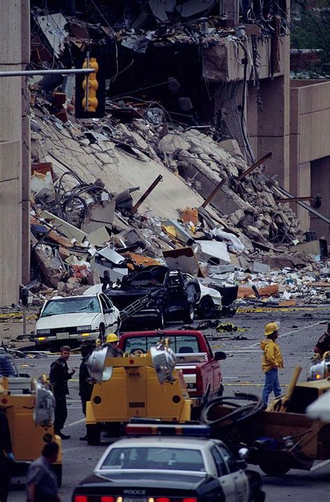 28 Photos From The Aftermath Of The Oklahoma City Bombing